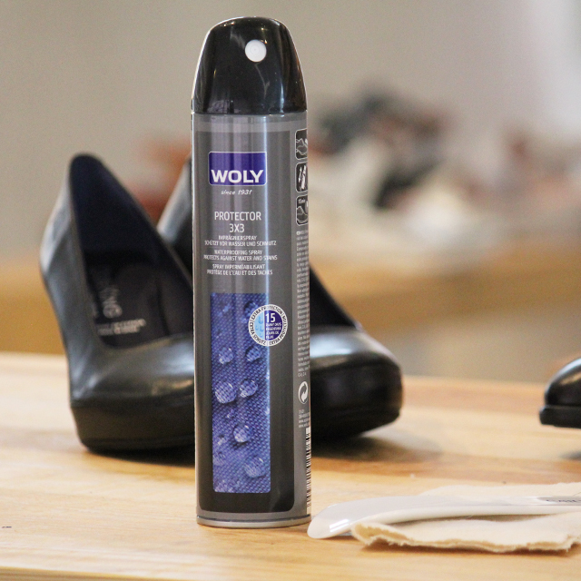 Spray impermeabilizante para limpiar calzado