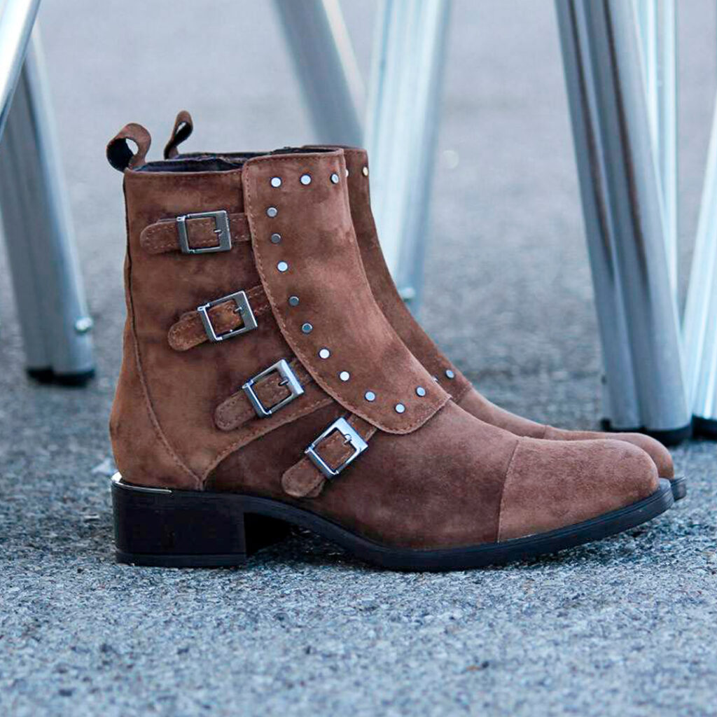 Botines cut out marrones