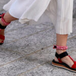 Las sandalias de tendencia bandana, la joya para brillar con tus looks de verano