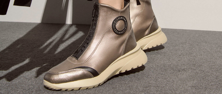 Ve a la última con los zapatos plateados y metalizados que darán brillo al otoño