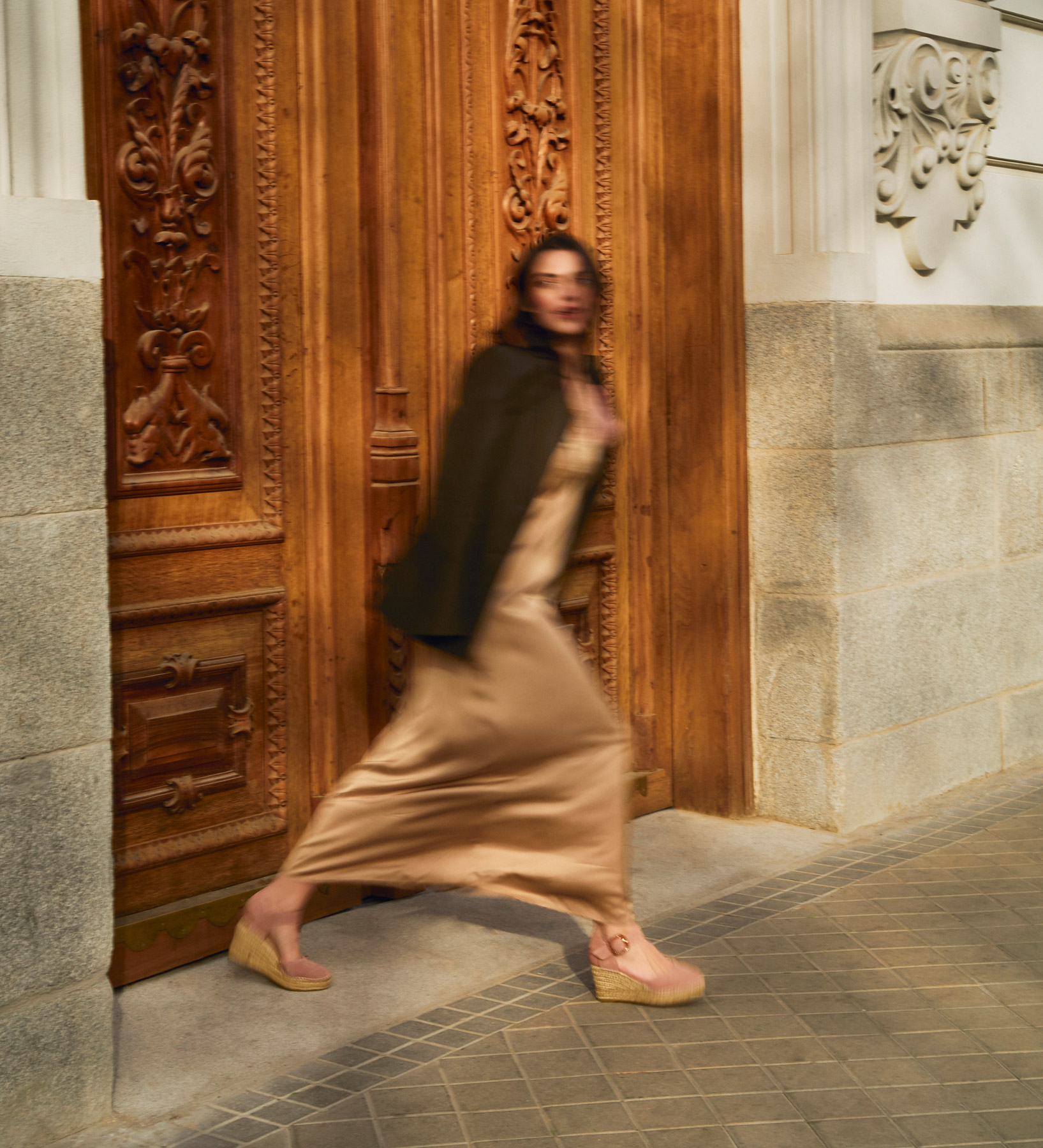 Las 5 mejores sandalias para bodas y eventos que completen tu look de invitada