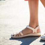 Zapatos-para-playa-u-otro-tipo-de-planes-que-te-serán-imprescindibles