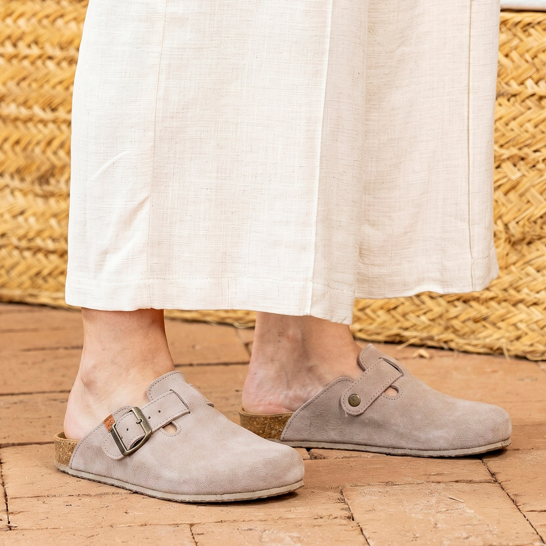 Zuecos con hebilla: El calzado imprescindible de esta primavera para caminar con estilo y confort