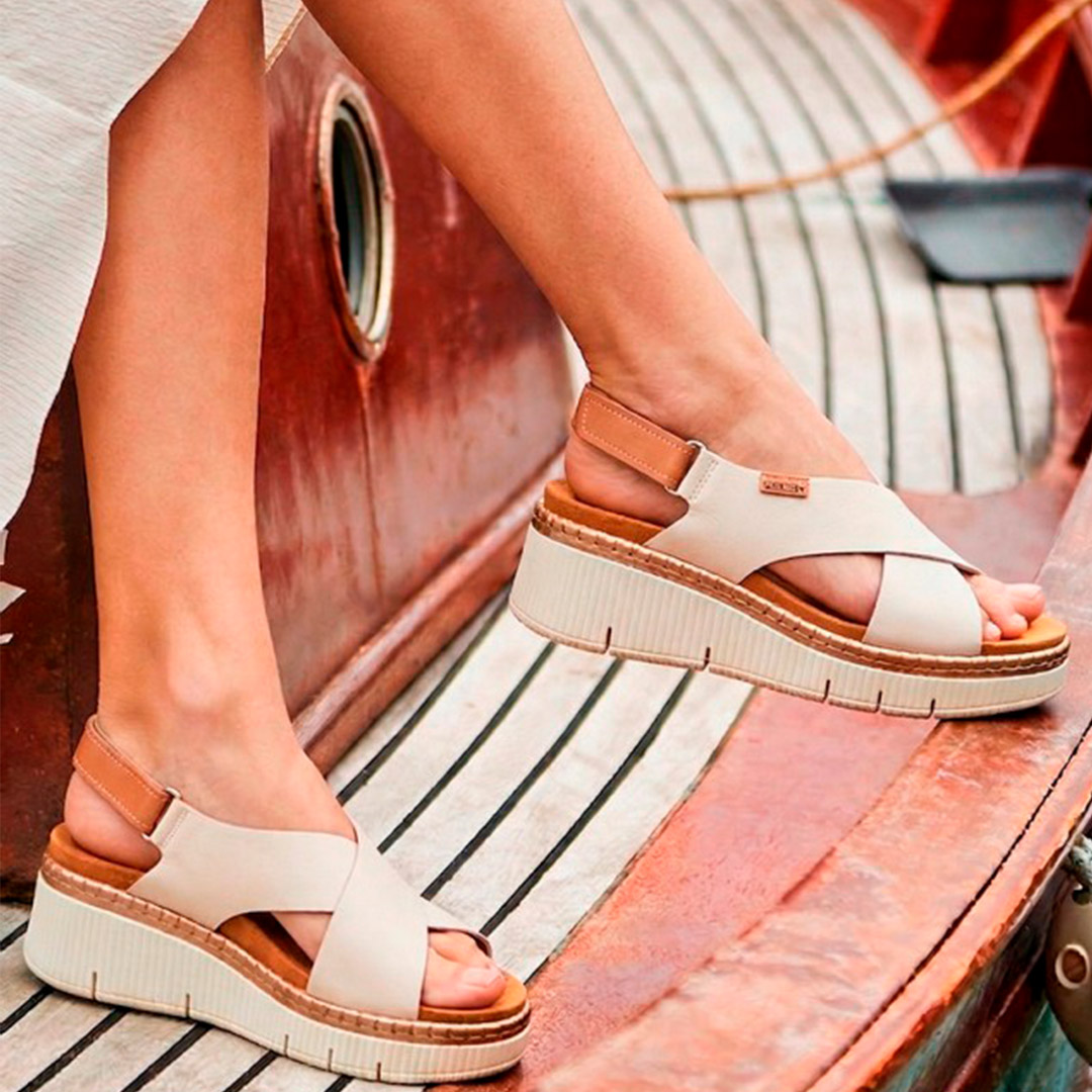 Por qué te duelen los pies con las sandalias nuevas y cómo evitarlo