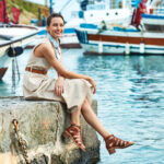Cómo combinar sandalias romanas: looks de verano para cualquier ocasión