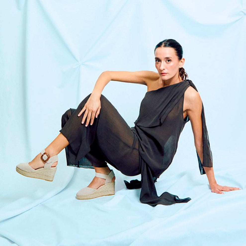 Sandalias con cuña mujer 2026: guía de estilo y confort para el verano